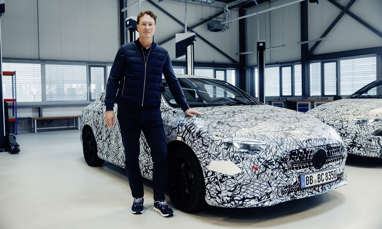 Η Mercedes-Benz θα ανακοινώσει αλλαγή στρατηγικής στην εκδήλωση οικονομικών αποτελεσμάτων του 2024