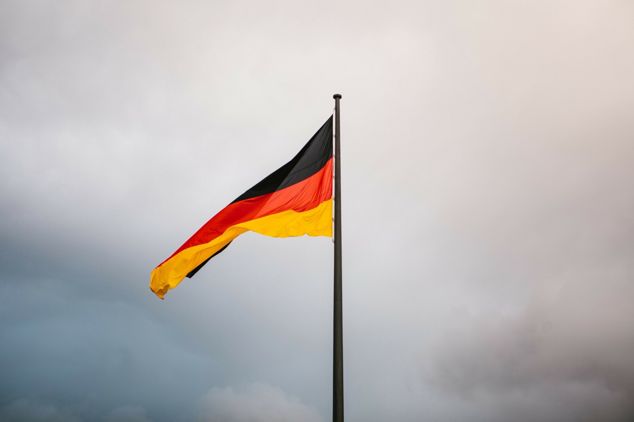 Γερμανία: Επιβραδύνεται η ανάπτυξη του ιδιωτικού τομέα – Υπό πίεση η βιομηχανία (γράφημα)