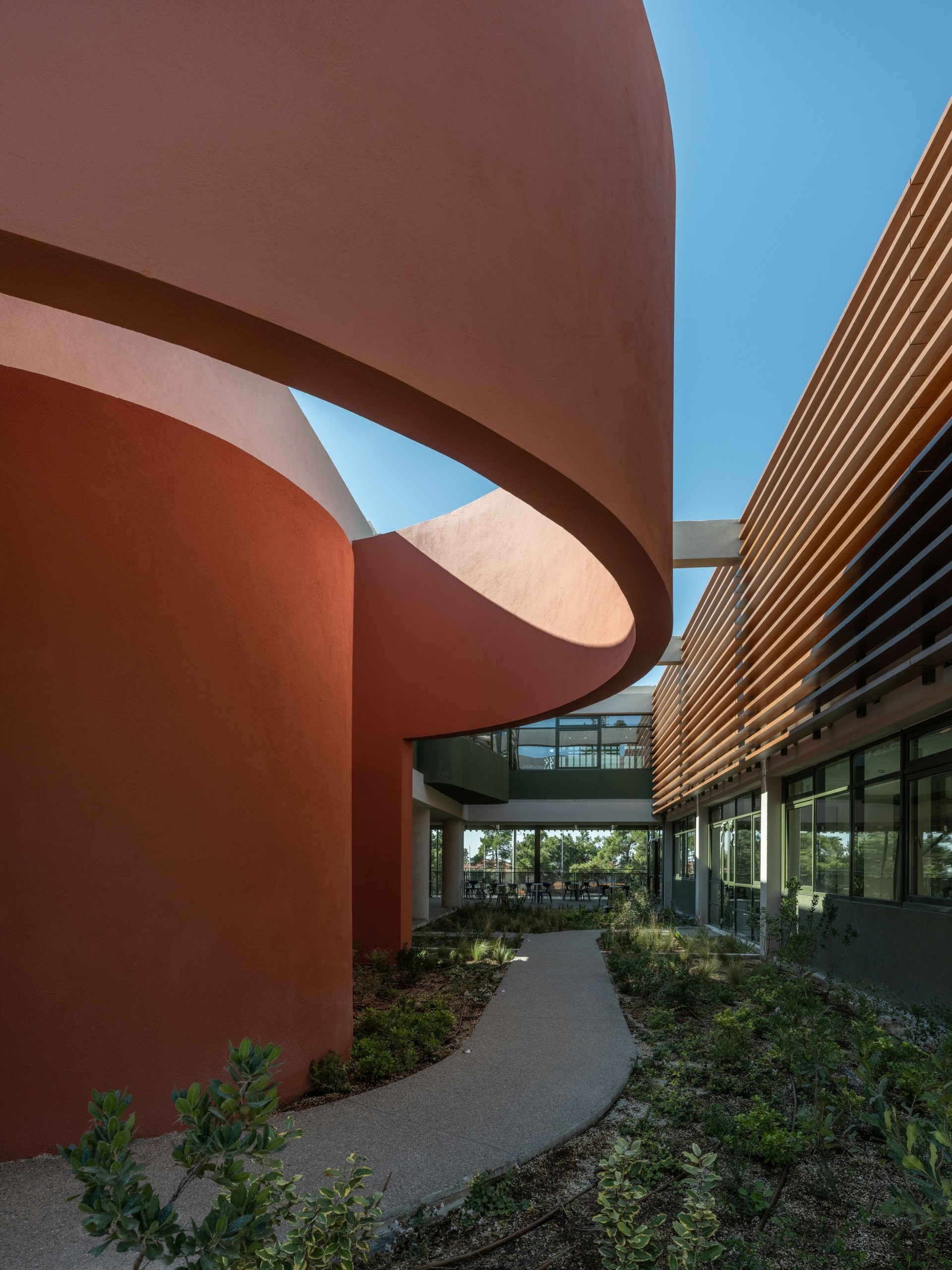 Οι εντυπωσιακές εγκαταστάσεις του κολλεγίου Ανατόλια που σχεδίασαν τρία αρχιτεκτονικά γραφεία