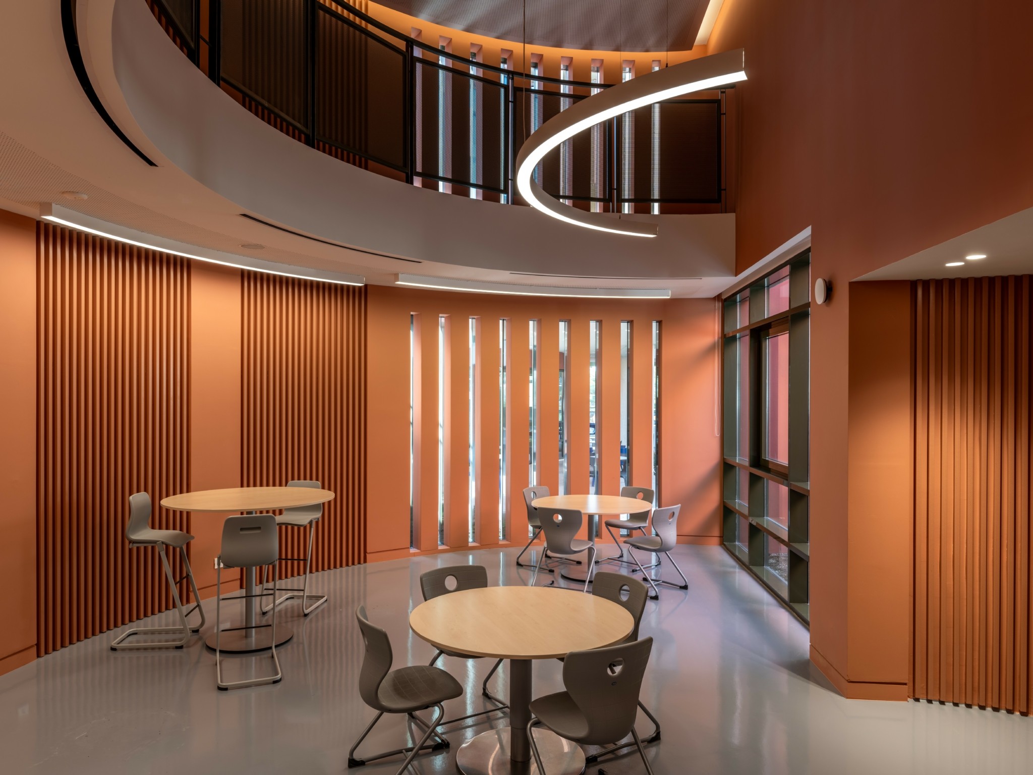 Οι εντυπωσιακές εγκαταστάσεις του κολλεγίου Ανατόλια που σχεδίασαν τρία αρχιτεκτονικά γραφεία