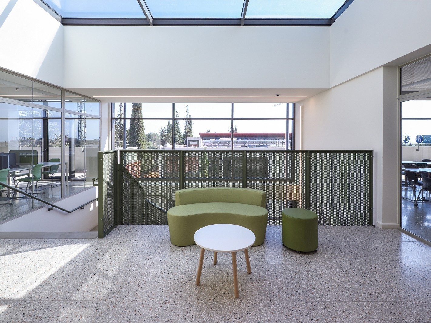 Οι εντυπωσιακές εγκαταστάσεις του κολλεγίου Ανατόλια που σχεδίασαν τρία αρχιτεκτονικά γραφεία