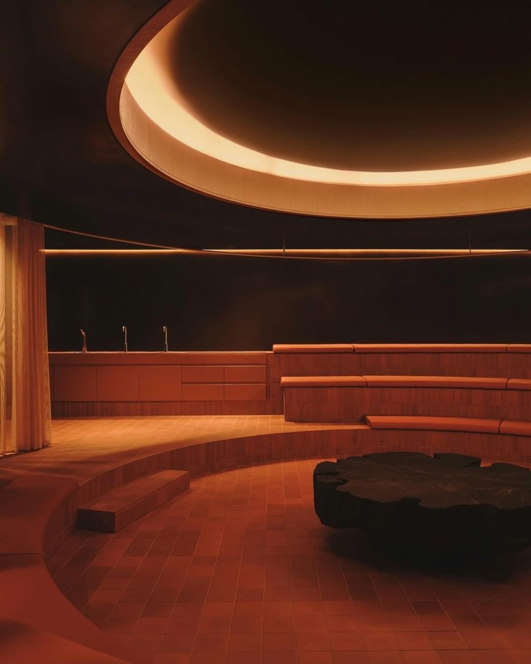 150 άτομα σε μια σάουνα – Ενα πάρτι που αλλάζει τα δεδομένα στο wellness