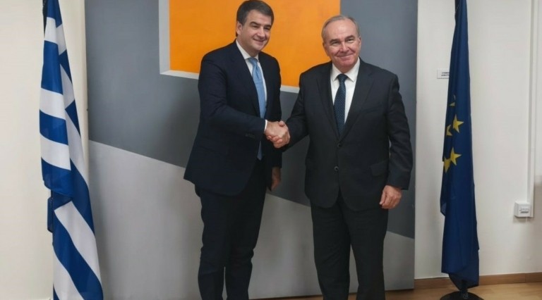 Συνάντηση Παπαθανάση με τον Επίτροπο Φίτο για το μέλλον των κοινοτικών κονδυλίων μετά το 2028 (pic)