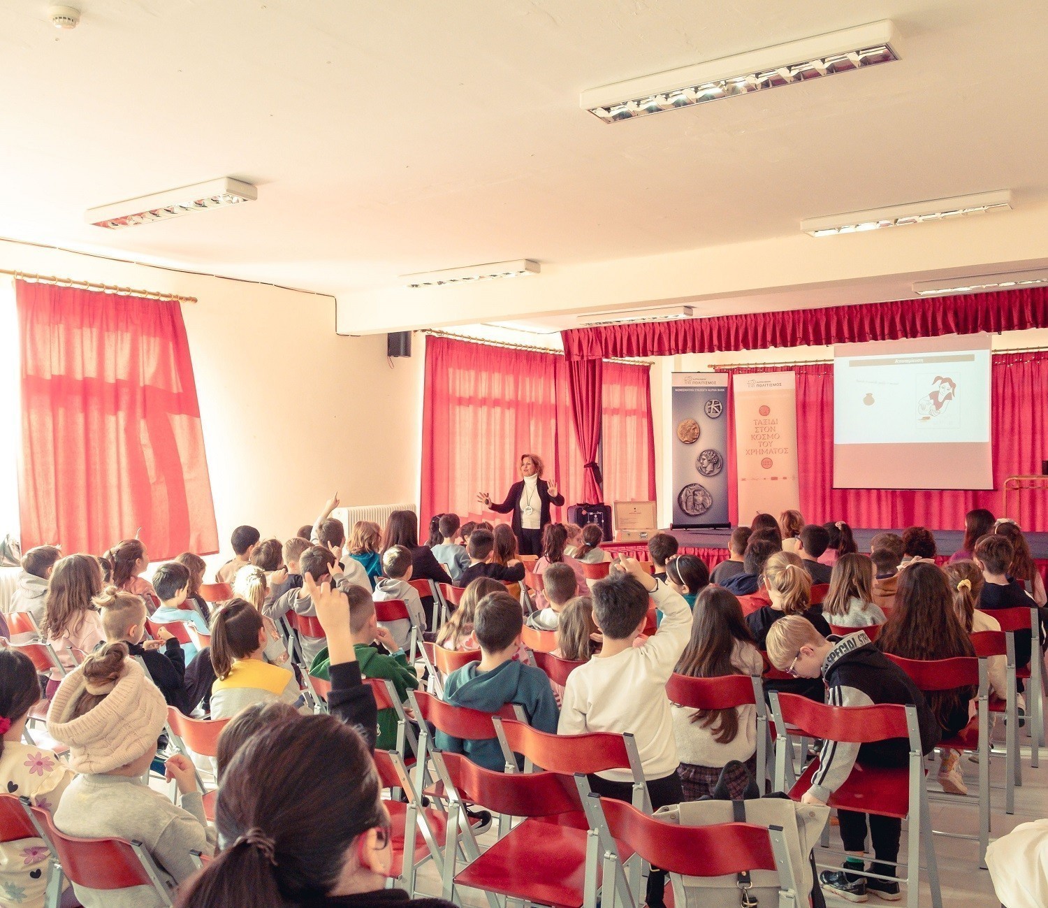 Alpha Bank: Δράσεις σε όλη την Ελλάδα με στόχο την ισότιμη πρόσβαση στην οικονομική εκπαίδευση