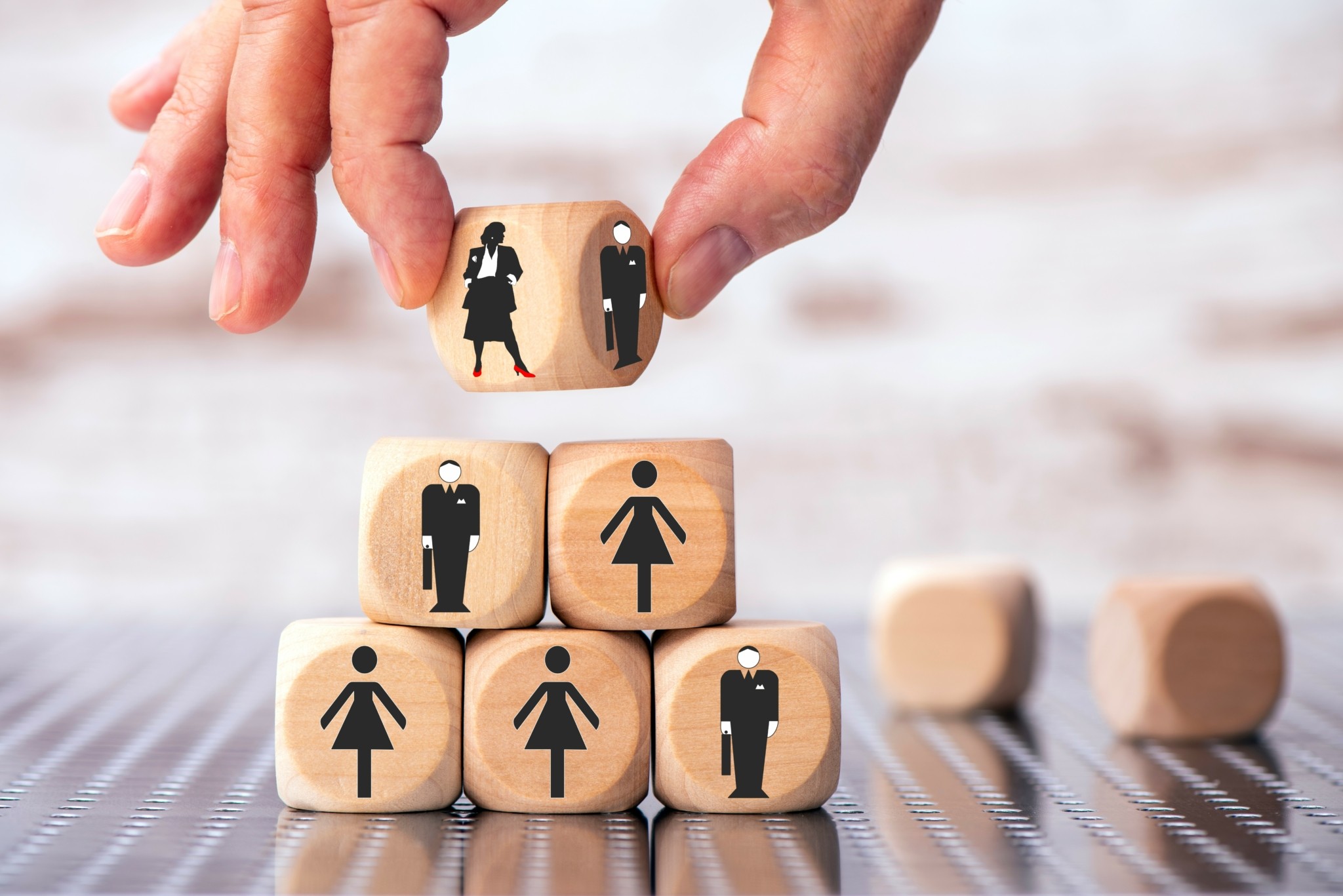 ManpowerGroup: Σημαντική βελτίωση στην ισότητα φύλων στην Ελλάδα το 2024, αλλά οι προκλήσεις παραμένουν – Σε ποια θέση βρίσκεται