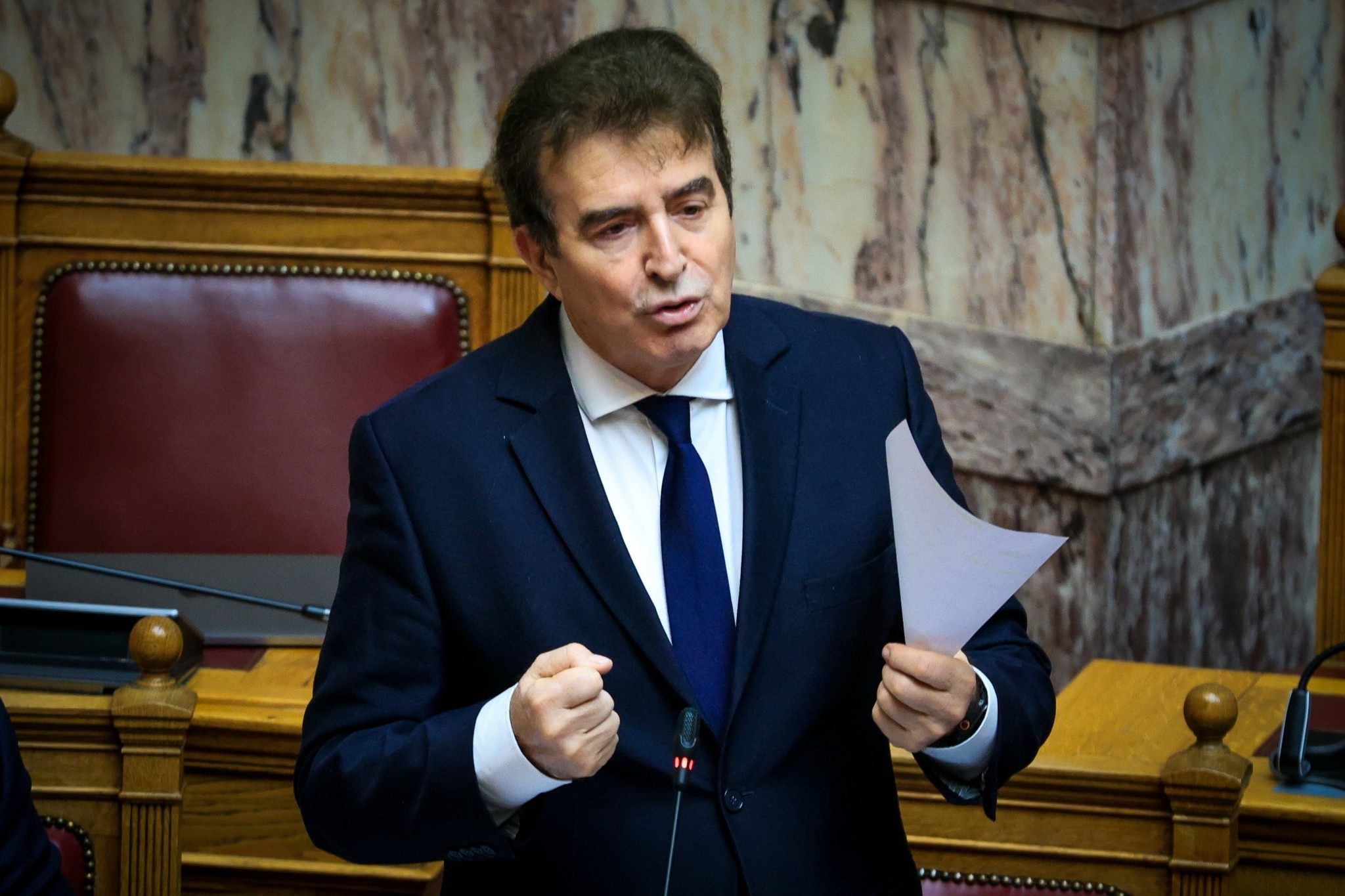 Χρυσοχοΐδης για τα επεισόδια στις διαδηλώσεις για τα Τέμπη: Εγκληματικό μέτωπο από χούλιγκανς