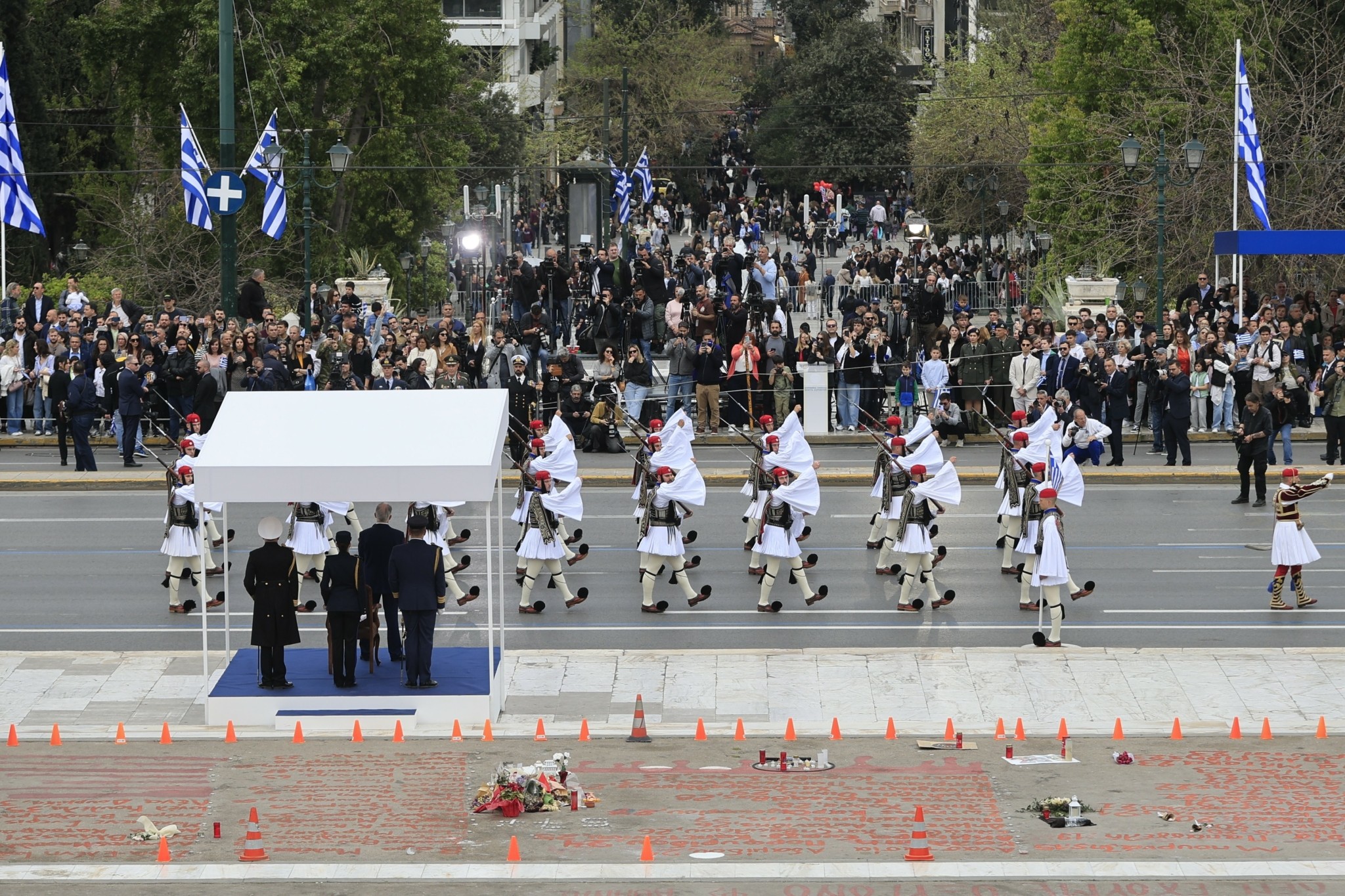 Άγνωστος Στρατιώτης: Crash test για τον νέο νόμο η παρέλαση – Μητσοτάκης, Δένδιας στη Θεσσαλονίκη