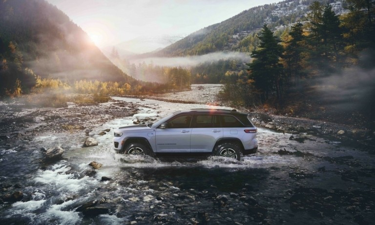 Δασμοί Τραμπ: Πώς «τσακίζουν» και την αμερικανική αυτοκινητοβιομηχανία