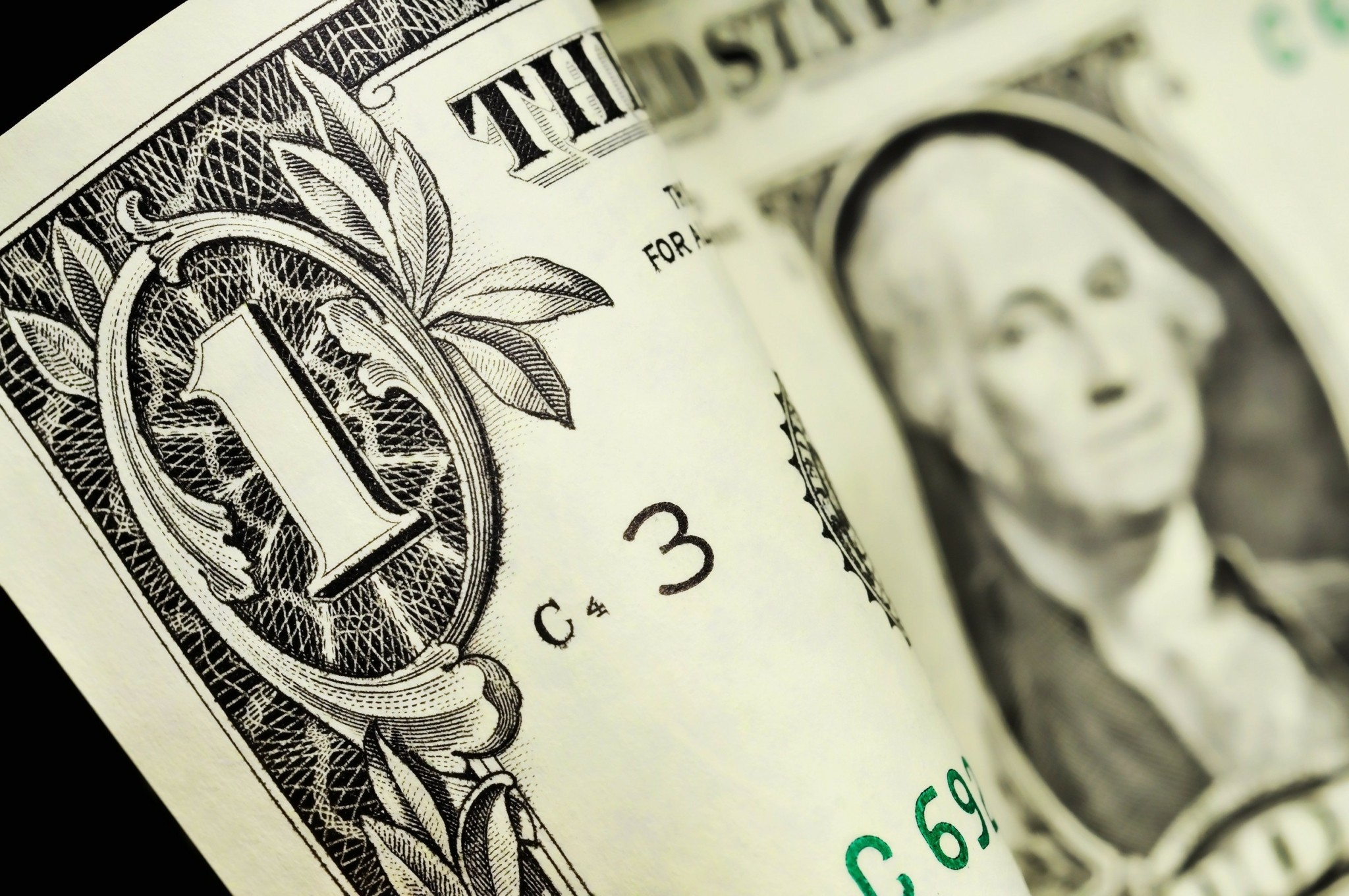 Διακυμάνσεις καταγράφει το δολάριο λόγω των δασμών του Τραμπ (γράφημα)