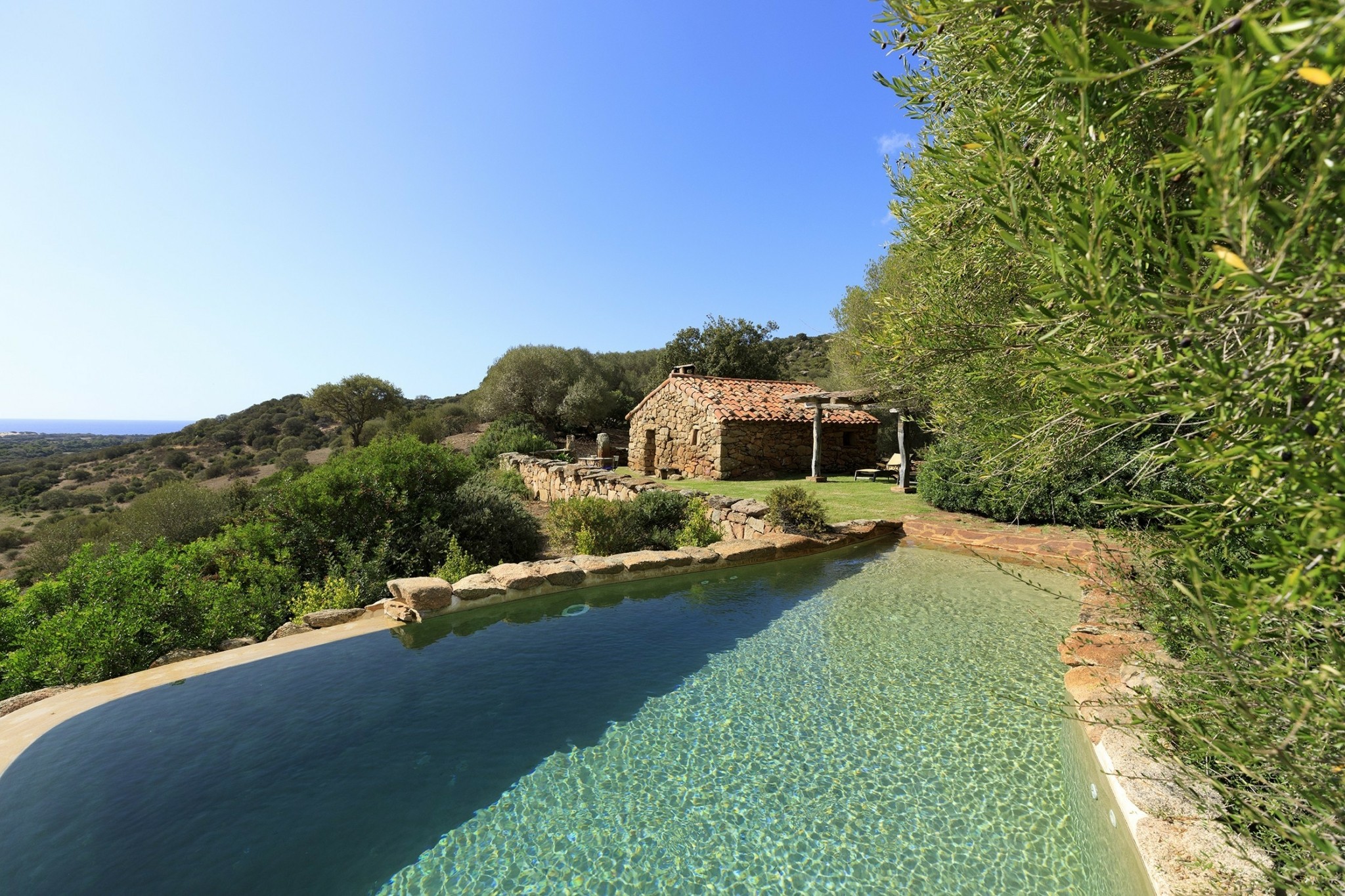 Δύο σπάνιες εμπειρίες στο “επαναστατικό” νησί της Μεσογείου