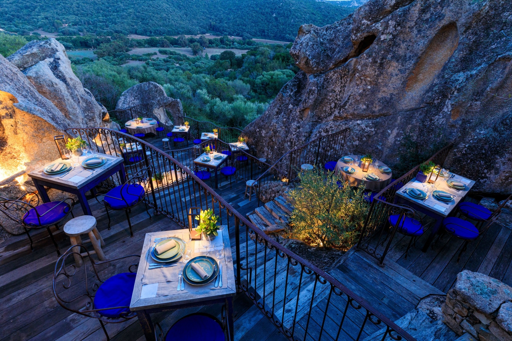 Δύο σπάνιες εμπειρίες στο “επαναστατικό” νησί της Μεσογείου