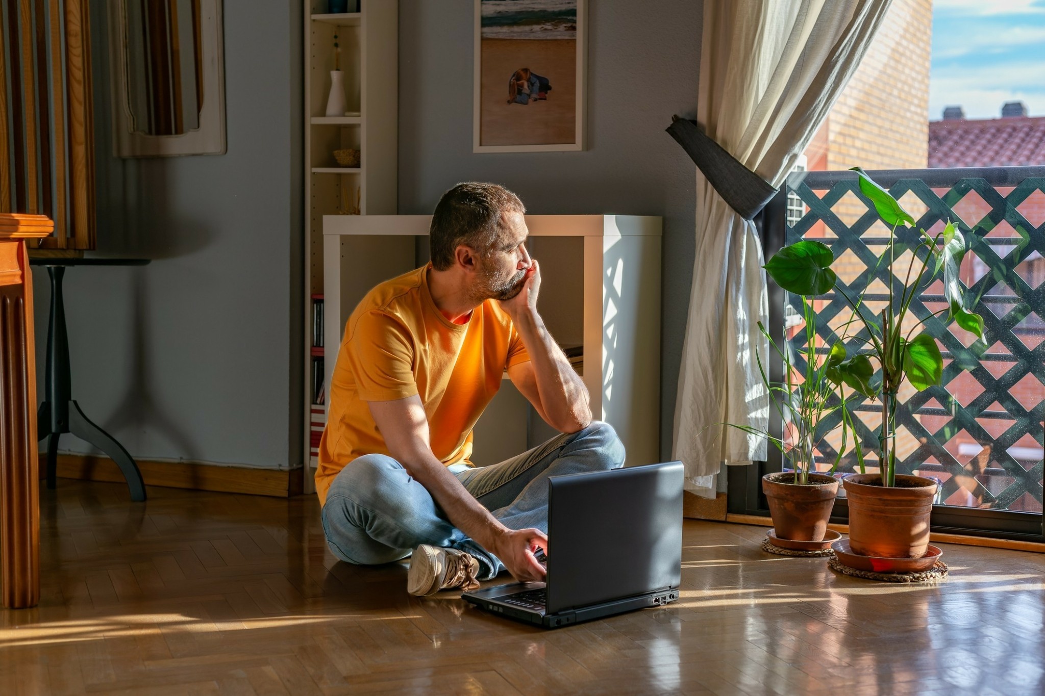 Τι συμβαίνει όταν ονειροπολούμε και πόσο καλό μας κάνει;