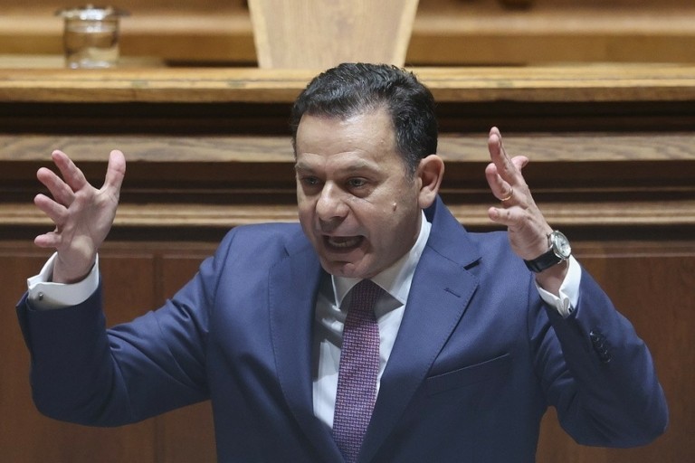 Πορτογαλία: Κατέρρευσε η κεντροδεξιά κυβέρνηση – Προς πρόωρες εκλογές η χώρα