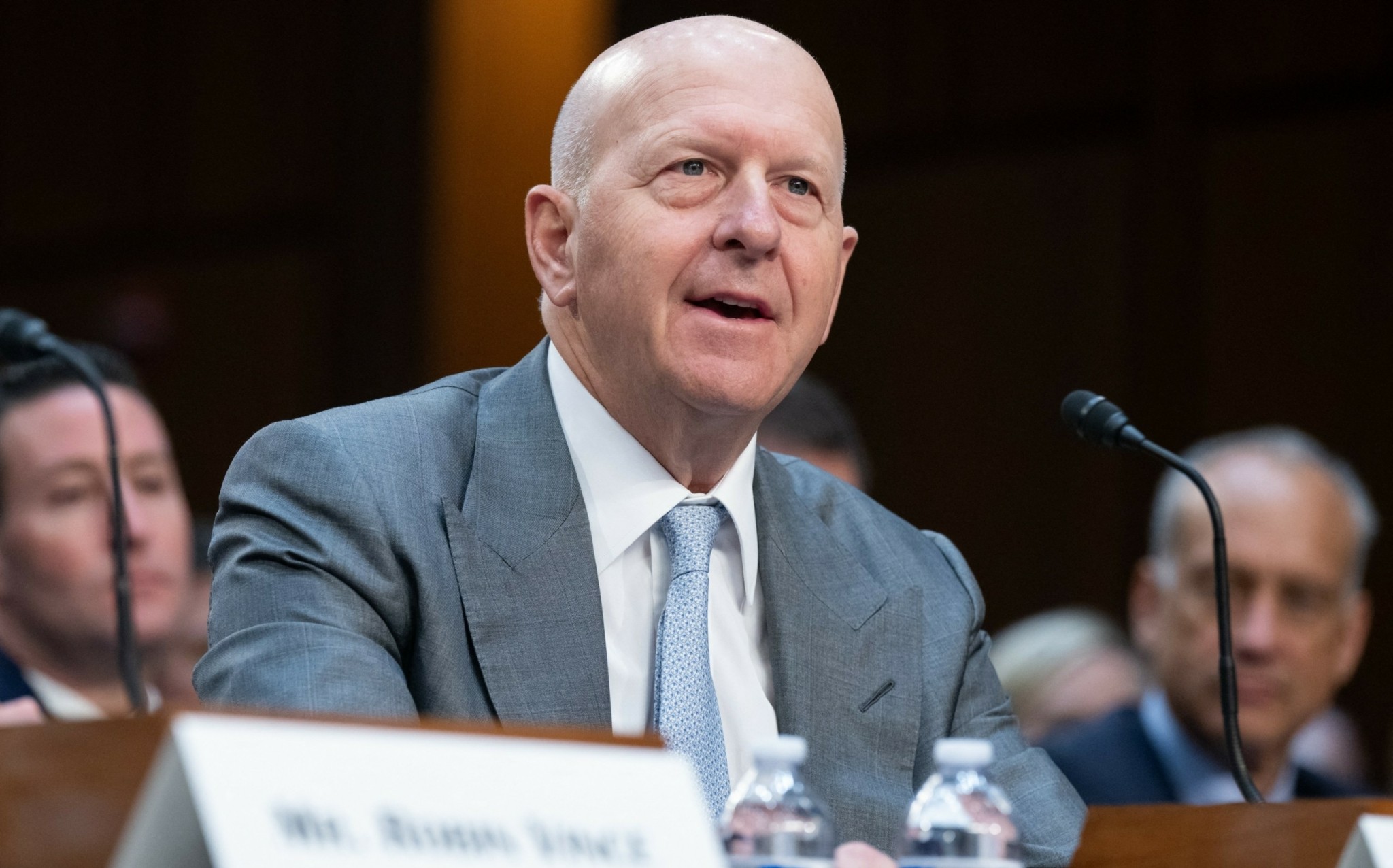 Goldman Sachs: Γιατί «διώχνει» τα στελέχη από τη Νέα Υόρκη