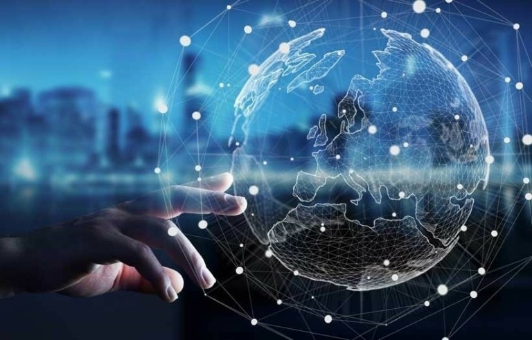 Οι Eλληνες της πληροφορικής αναζητούν ευκαιρίες σε μια αγορά 740 δισ. δολ.