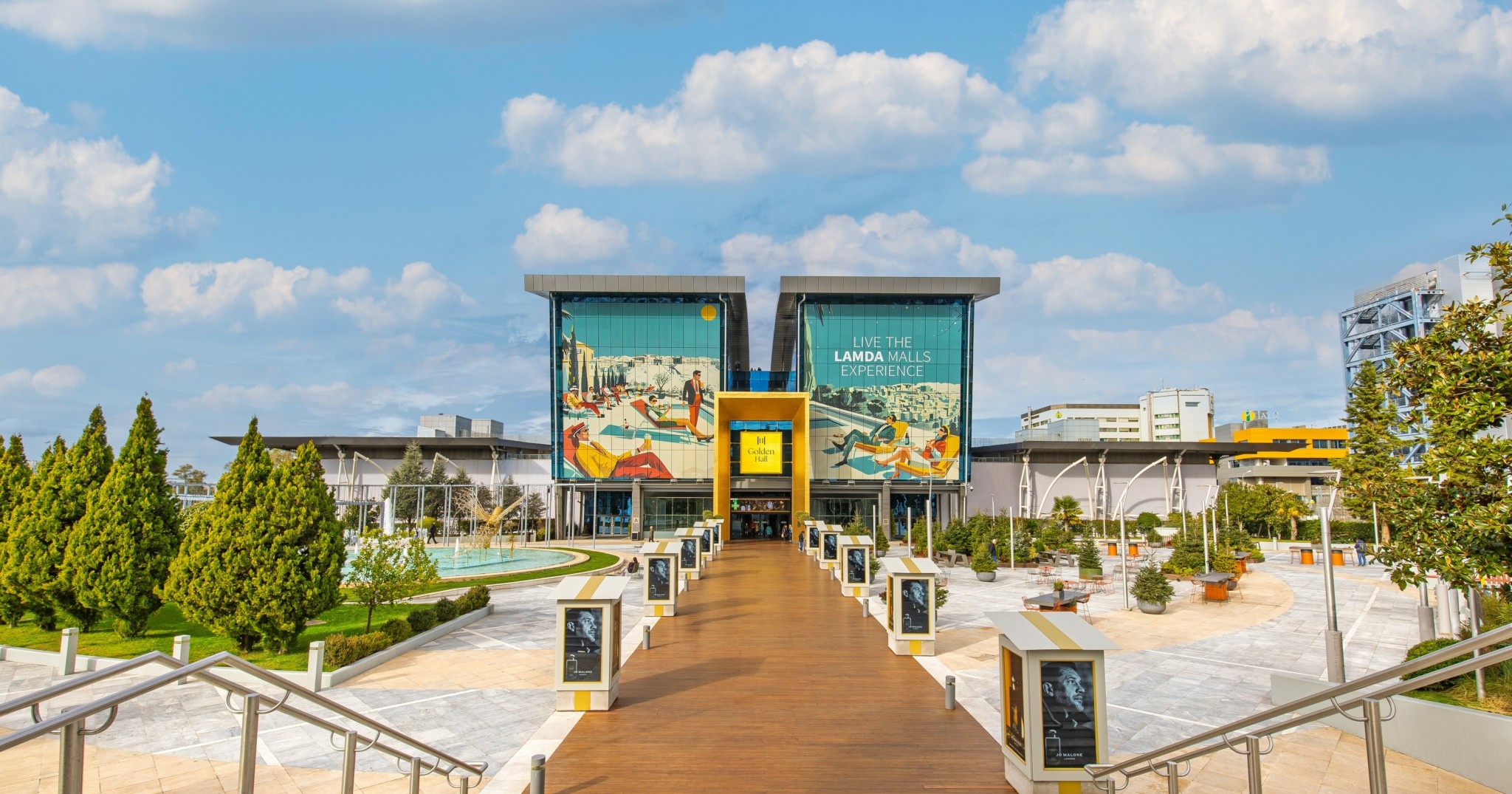 Placement για ποσοστό 6,74% της Lamda Development