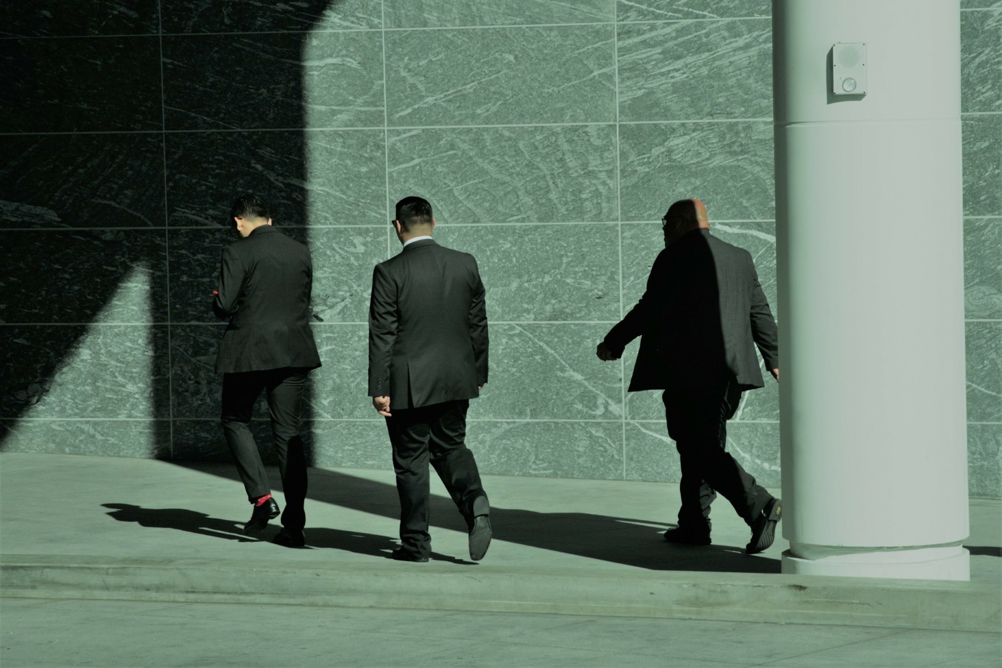 Reuters: Το Πεκίνο προσπάθησε να προσλάβει απολυμένους κυβερνητικούς υπαλλήλους των ΗΠΑ