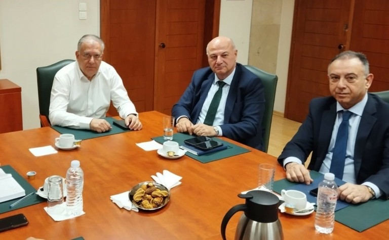 Πασχαλινό τραπέζι: Σχέδιο δράσης για τη συγκράτηση των τιμών – Ενισχυμένοι έλεγχοι στην αγορά