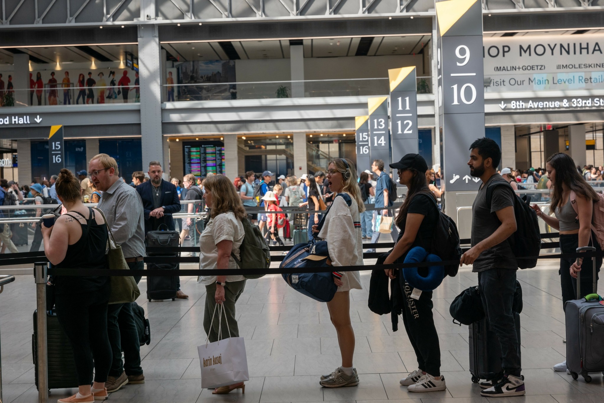 «Άγνωστη χώρα» για τους Ευρωπαίους τουρίστες οι ΗΠΑ – Γιατί άρχισαν να τις αποφεύγουν