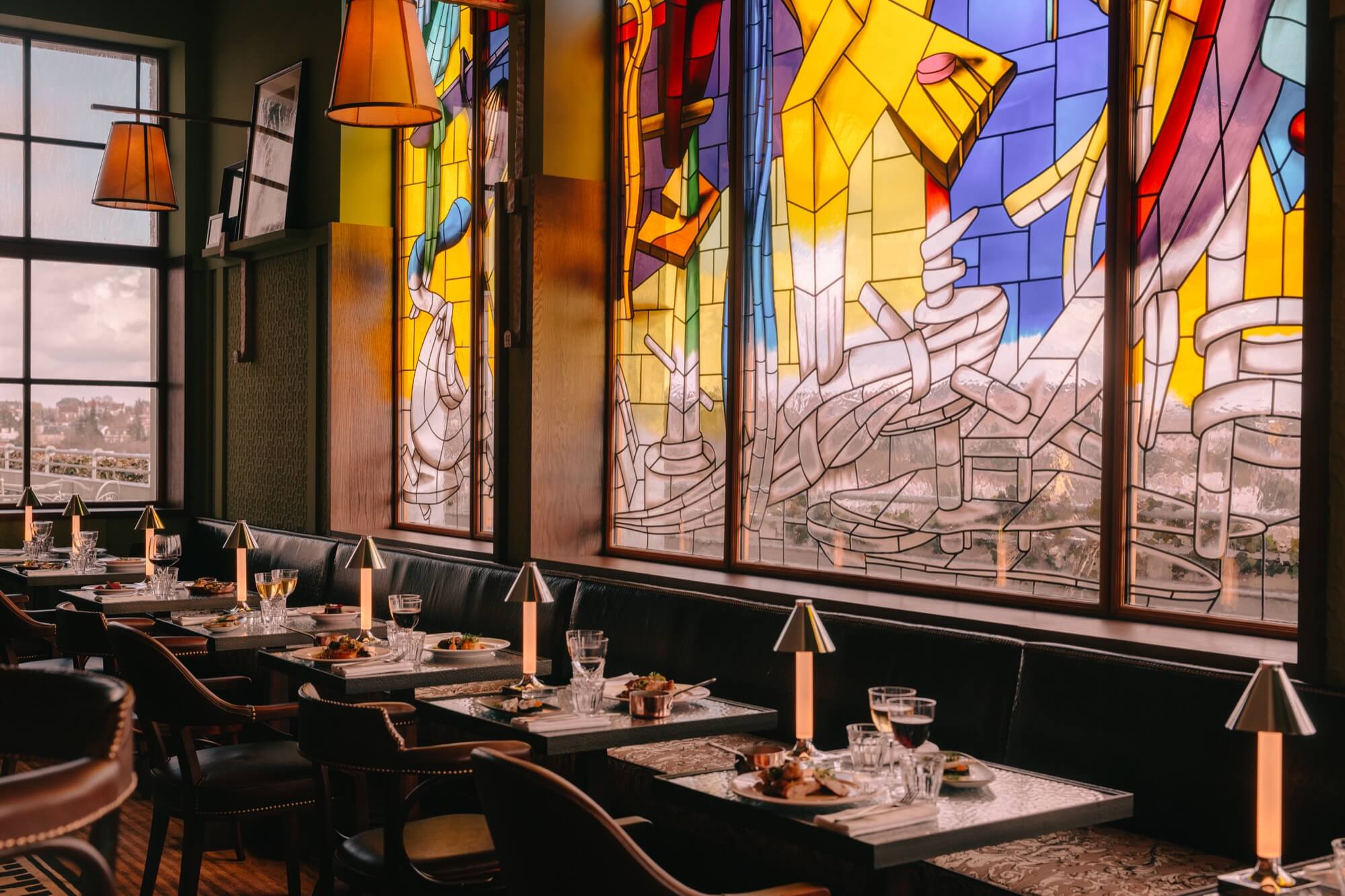 Το νέο σουρεαλιστικό ξενοδοχείο του Philippe Starck