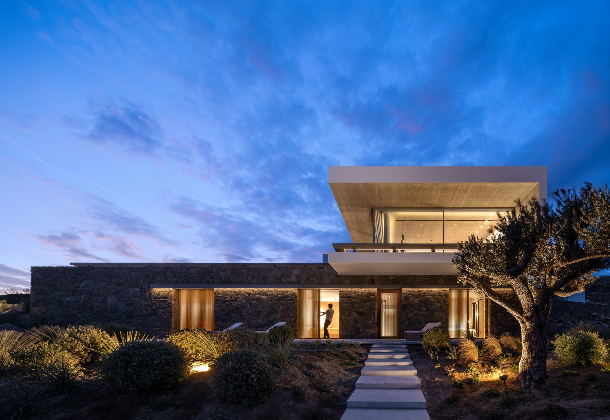 Αιμασιά: Η βίλα-αριστούργημα της Μυκόνου πωλείται για 24 εκατ. ευρώ