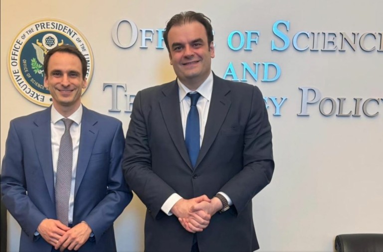 Συνάντηση Πιερρακάκη με τον Μάικλ Κράτσιο για οικονομία, επενδύσεις και τεχνητή νοημοσύνη