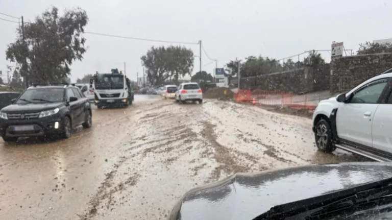 Μύκονος: Νέο μήνυμα από το 112, ποτάμια ξανά οι δρόμοι