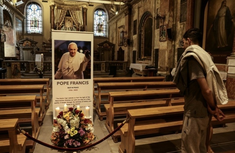 Θάνατος Πάπα Φραγκίσκου: Η διαδικασία εκλογής νέου Ποντίφικα, το κονκλάβιο και τα «παιχνίδια» των καρδιναλίων