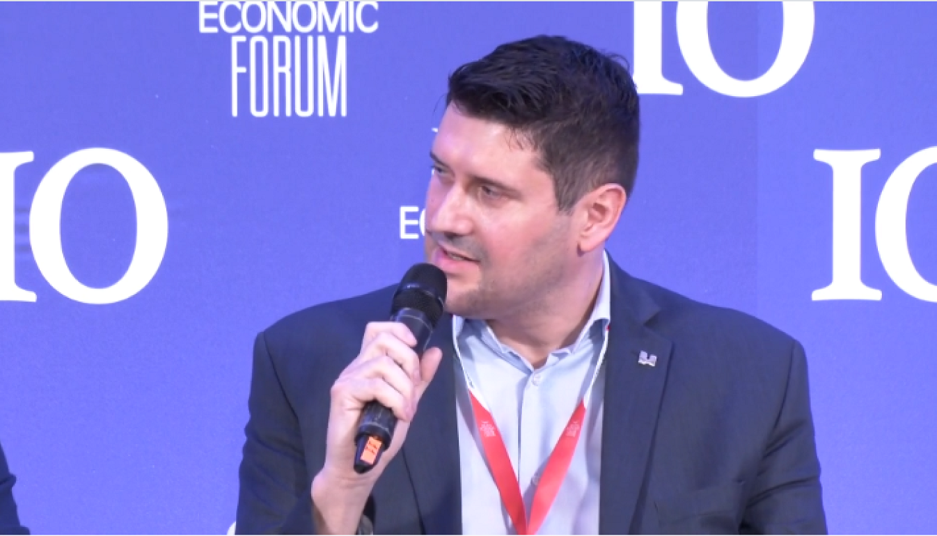Μασούτης στο 10ο Delphi Economic Forum: Στροφή στην αυτοδύναμη ενίσχυση της ανταγωνιστικότητάς