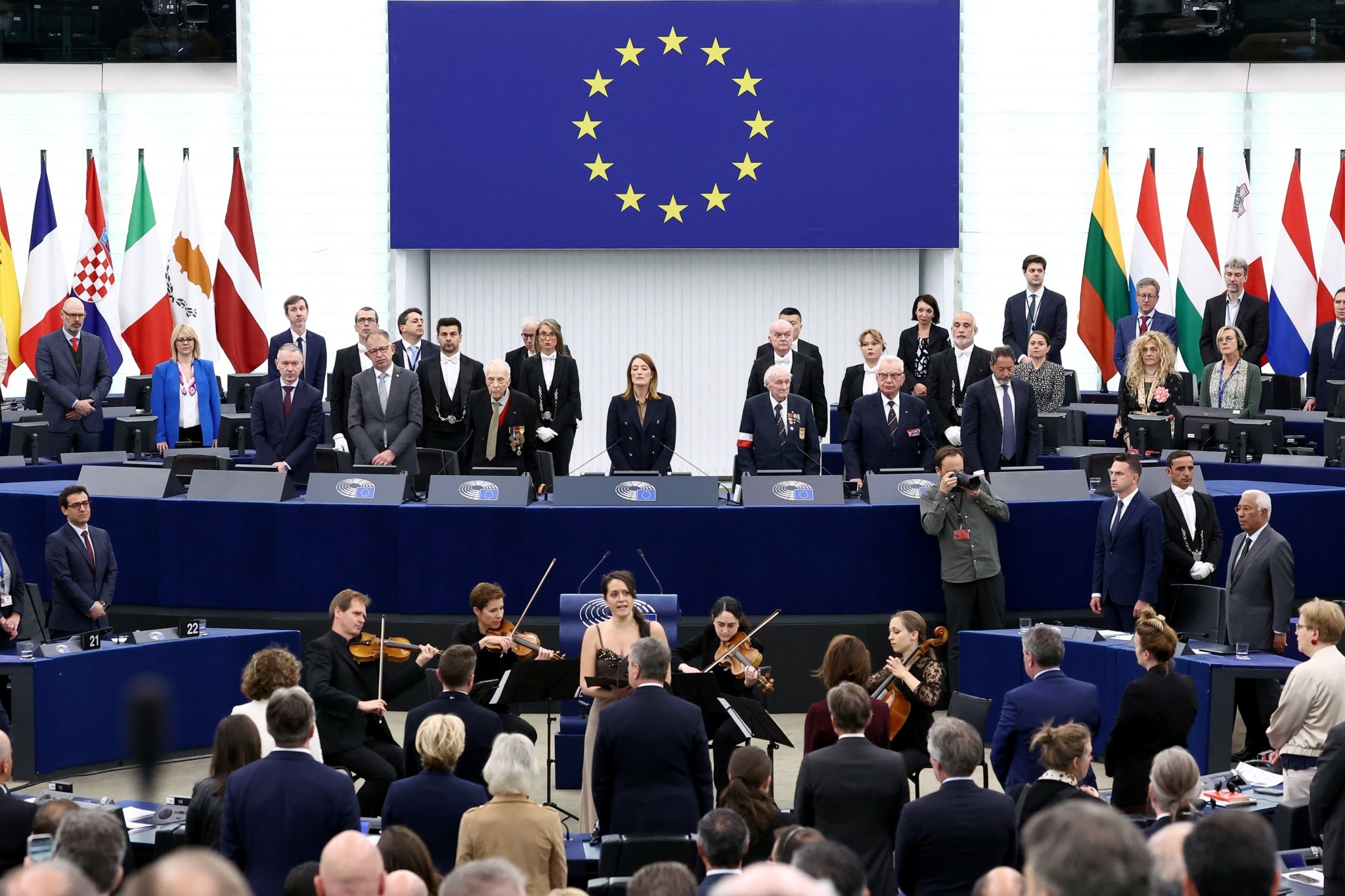 Ευρωπαϊκό Κοινοβούλιο: Ενέκρινε την έκθεσή του για τον προϋπολογισμό της ΕΕ – Πότε ξεκινάει η «μάχη» και ποιες αλλαγές αναμένονται στο νέο ΠΔΠ