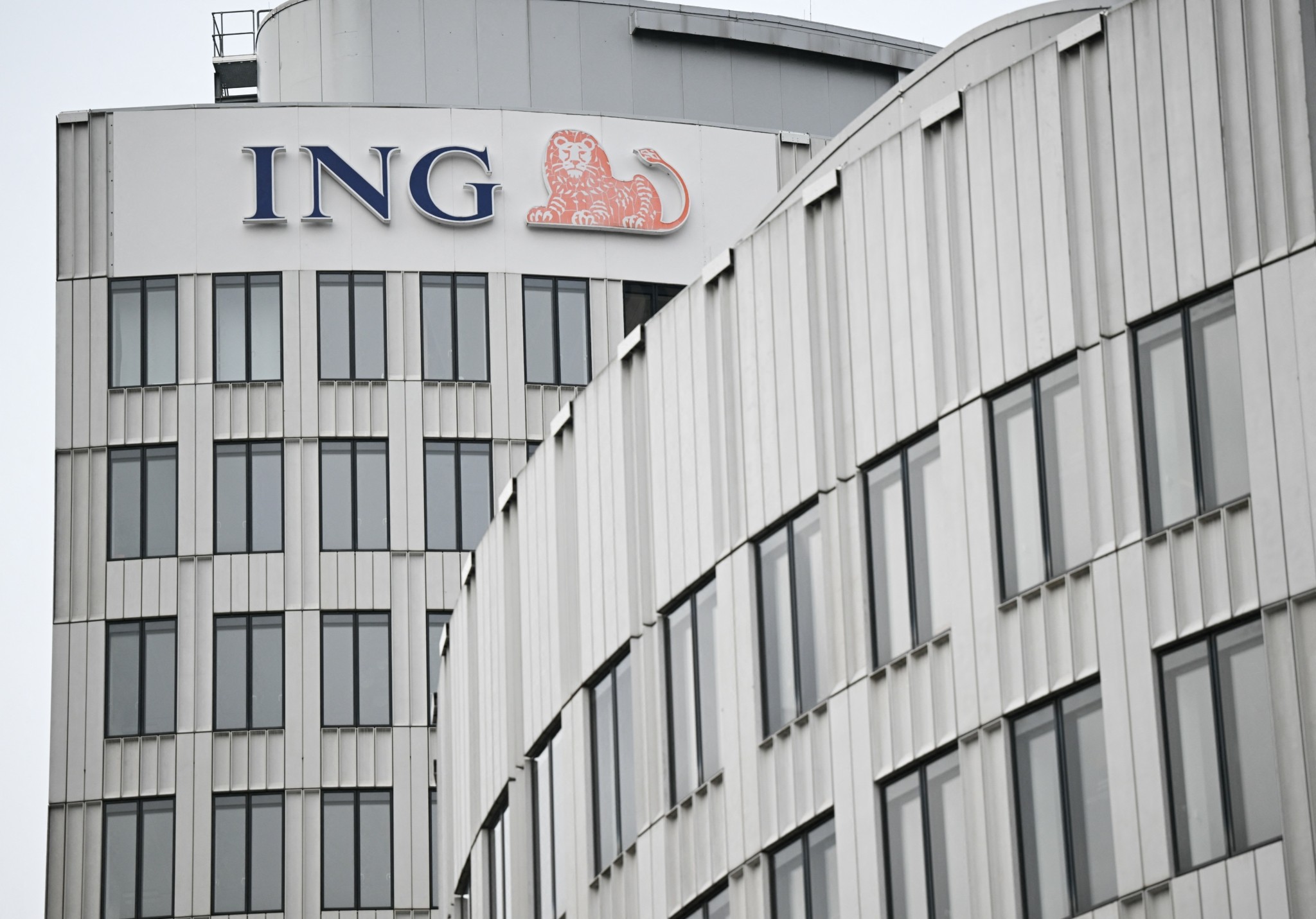 ING: Νέα επαναγορά ύψους €2 δισ. – Αναβάλλει τον στόχο άντλησης κεφαλαίων λόγω δασμών