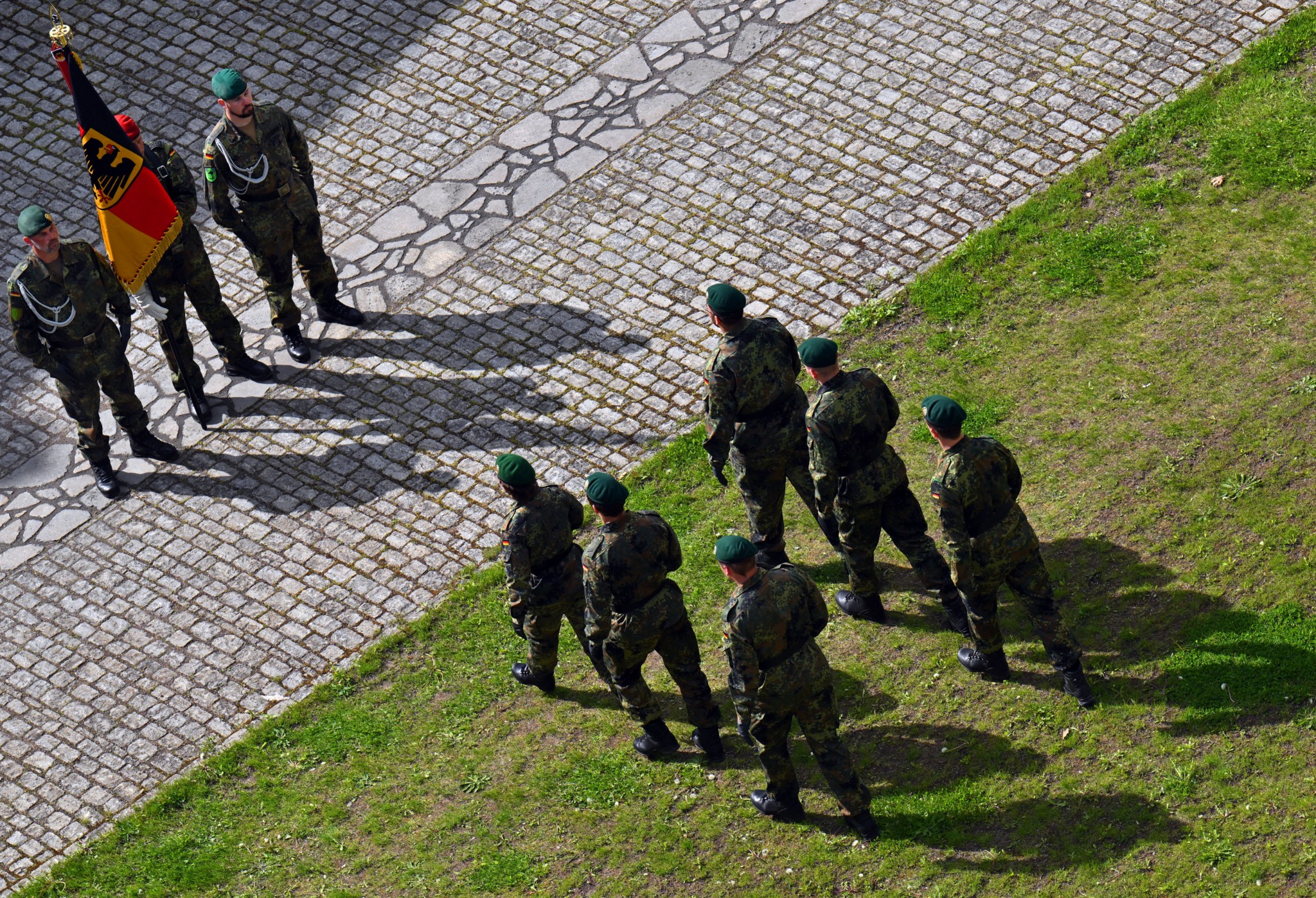 Οι γερμανικές τράπεζες βλέπουν αύξηση κερδών από το μεγάλο στοίχημα της άμυνας