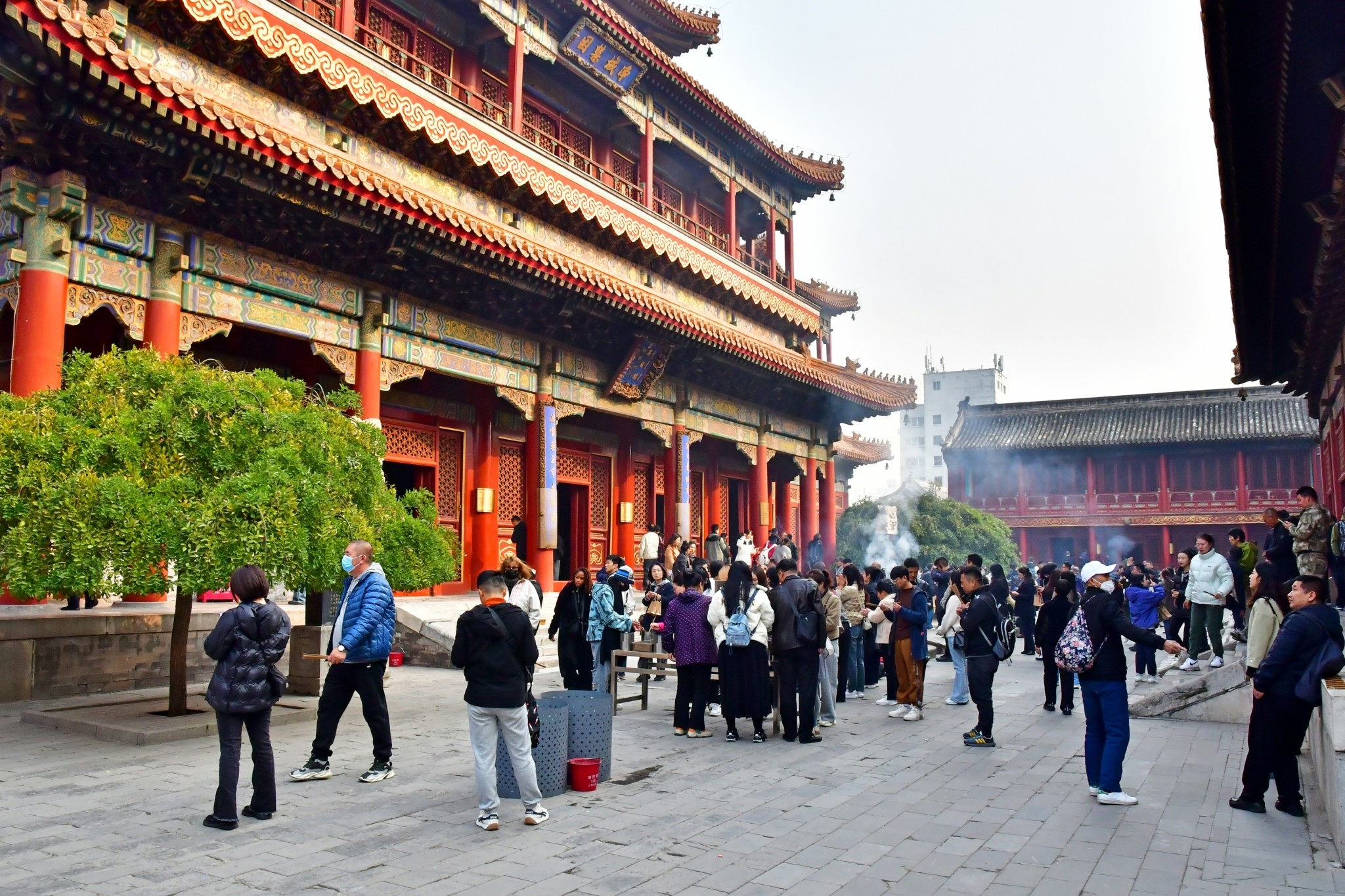 Κίνα: Ετήσια αύξηση 150% στις πωλήσεις προς ξένους τουρίστες κατά τις αργίες της Πρωτομαγιάς λόγω… επιστροφής φόρων