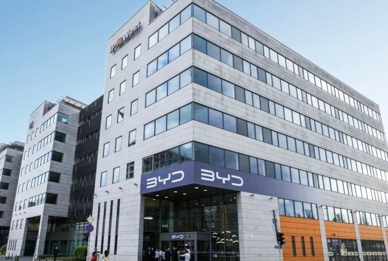 Νέα εποχή για την BYD στην Ευρώπη: Eδρα, εργοστάσια και καινοτομία στην Ουγγαρία
