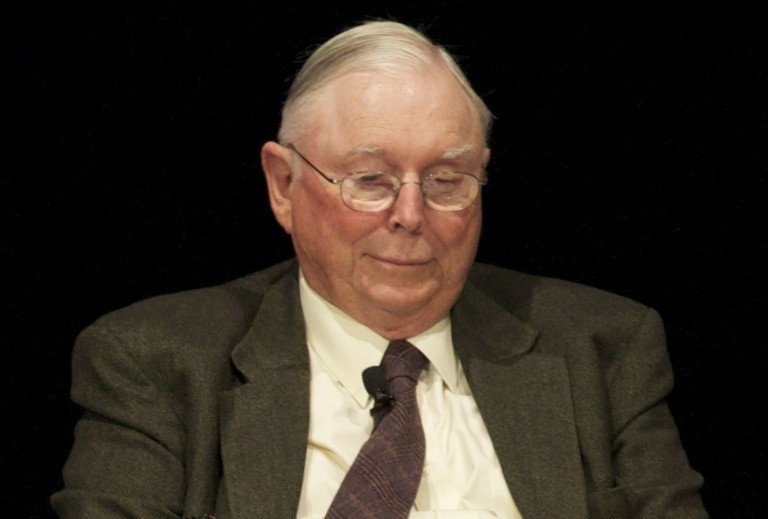 Τσάρλι Μάνγκερ – το «δεξί χέρι» του Μπάφετ: Τι άλλαξε στη ζωή του όταν έγινε πλούσιος