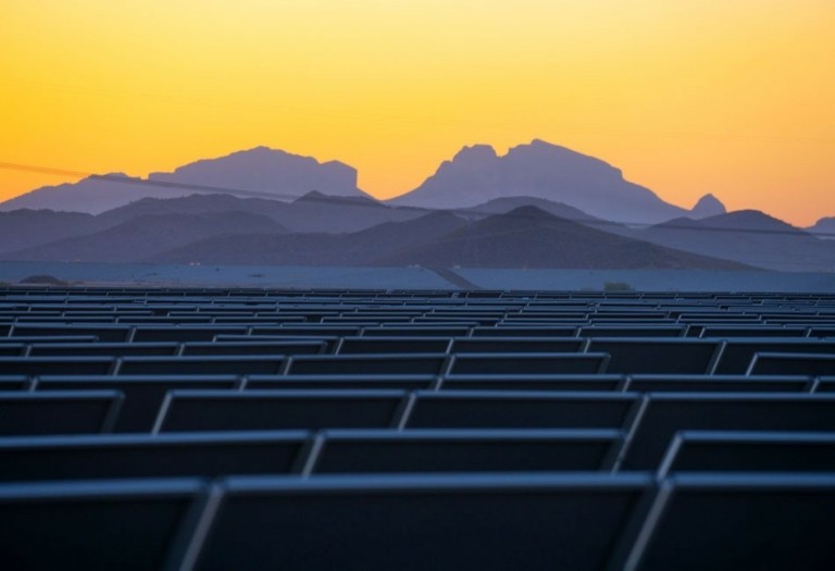 ΗΠΑ: «Μάχη» στον…καυτό ήλιο με δασμούς έως 3.521%