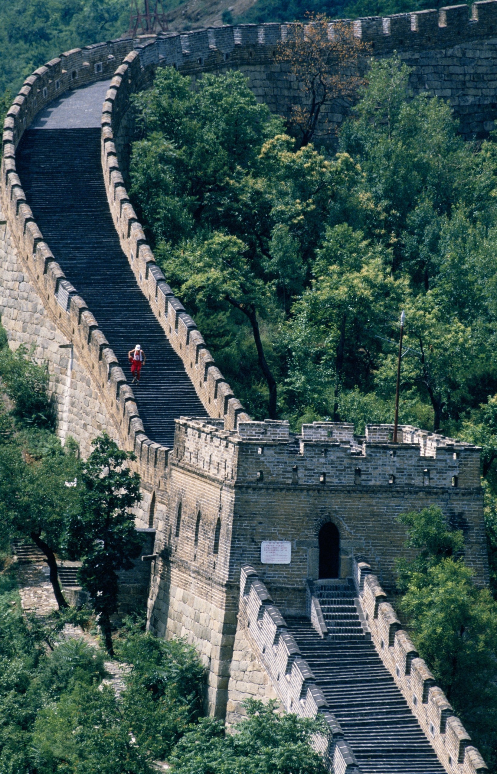 Εβερεστ, Σινικό τείχος και λίμνη Λοχ Νες – Πού αλλού ακόμα θα γίνει μαραθώνιος;