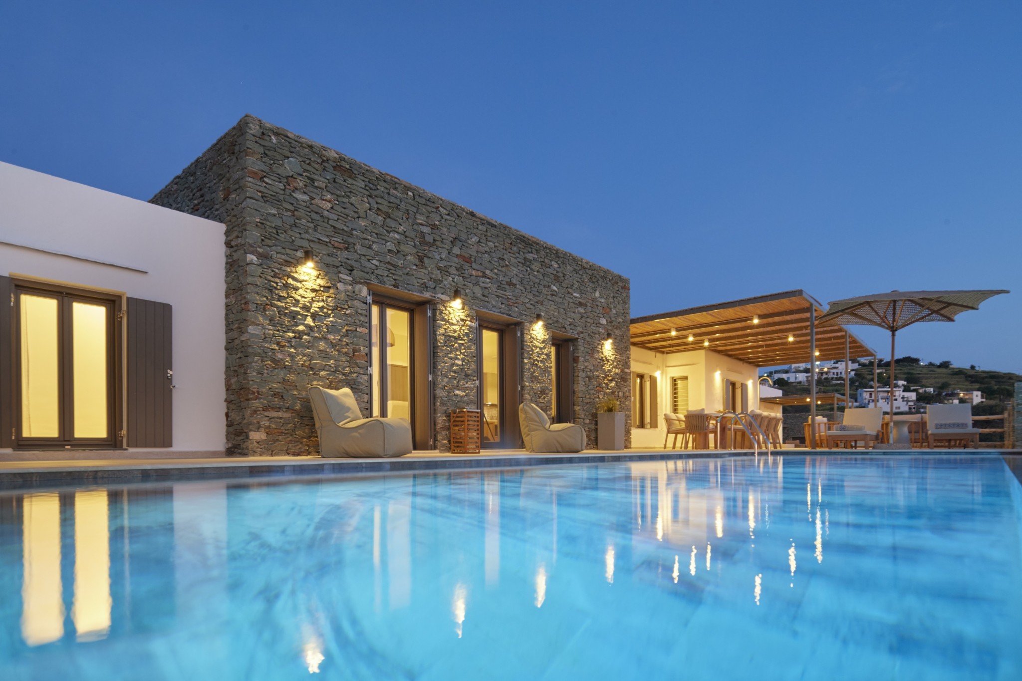 Σίφνος: Η Mythic Villa είναι ένα εντυπωσιακό καταφύγιο χαλάρωσης