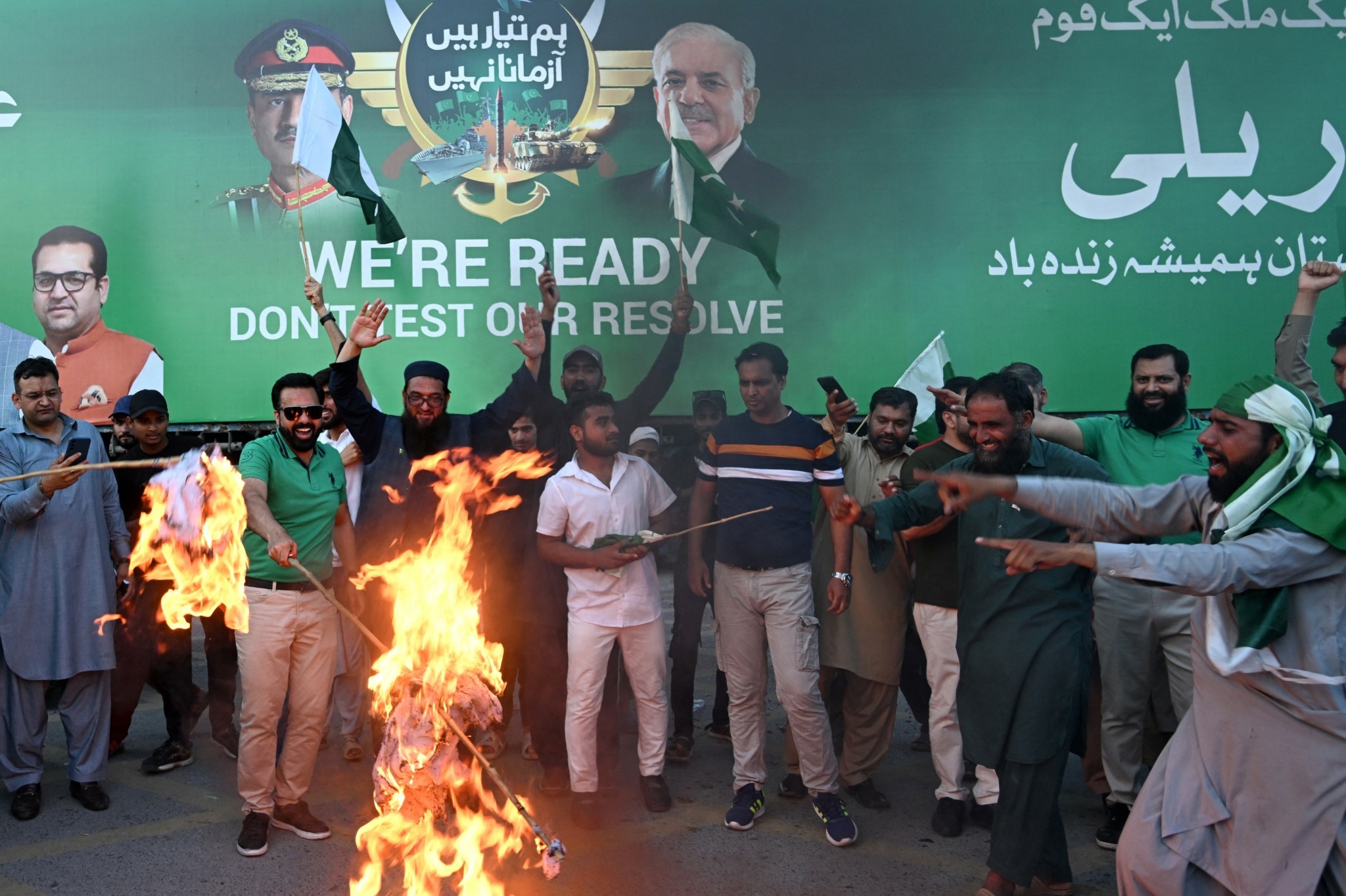 Ινδία: Κατηγορεί το Πακιστάν ότι παραβίασε την εκεχειρία – Εκρήξεις και drones στο Σριναγκάρ (tweet)