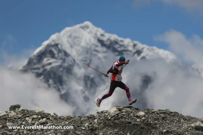 Εβερεστ, Σινικό τείχος και λίμνη Λοχ Νες – Πού αλλού ακόμα θα γίνει μαραθώνιος;