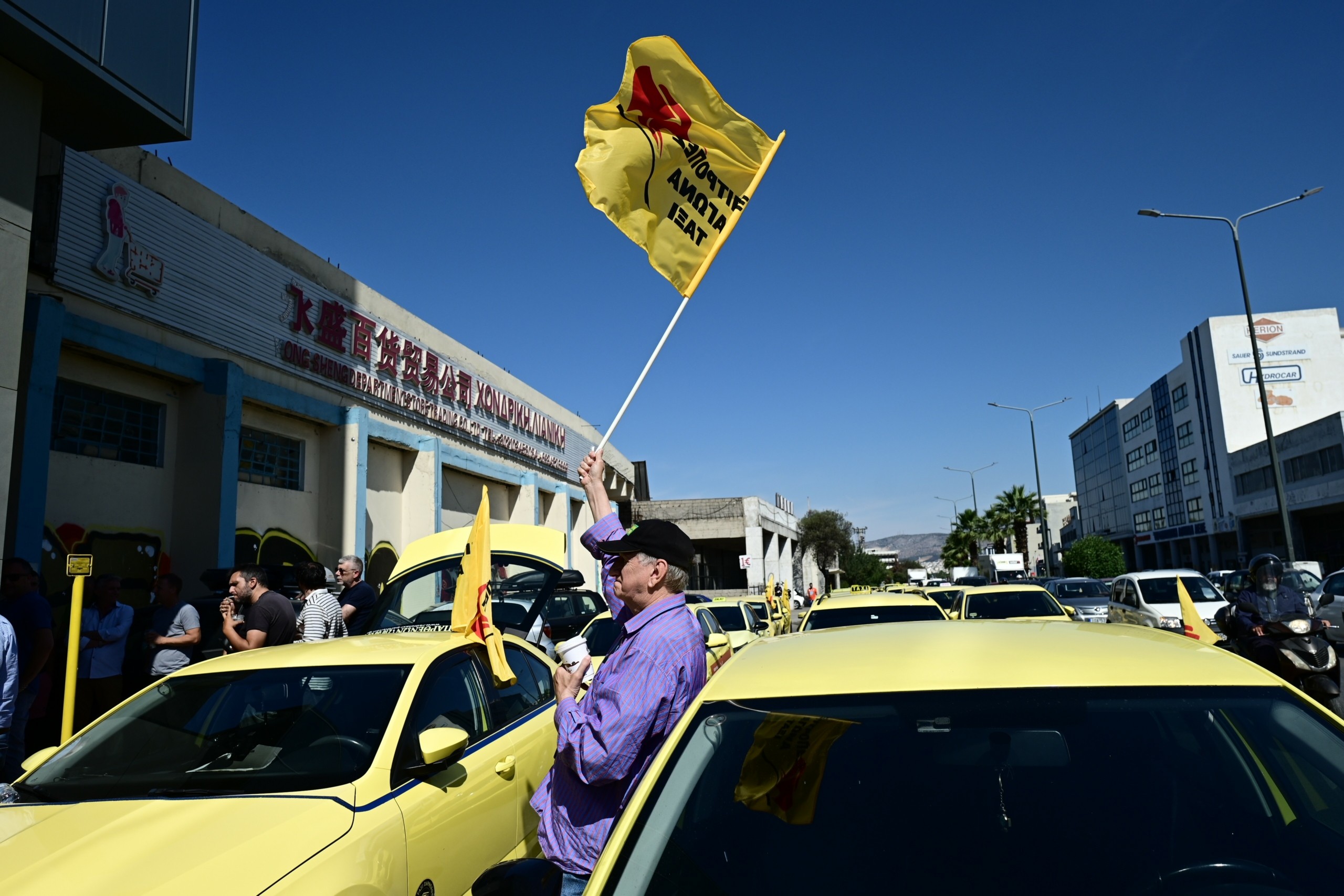 Ταξί: Οι οδηγοί προχωρούν σε 48ωρες επαναλαμβανόμενες απεργίες από την Τρίτη | Ειδήσεις για την Οικονομία
