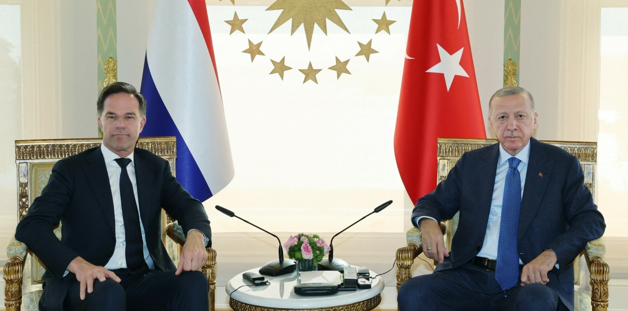 Στην Αττάλεια το ΝΑΤΟ: Η Σύνοδος των ΥΠΕΞ, το τετ α τετ Ρούτε – Ερντογάν και η ευρωάμυνα