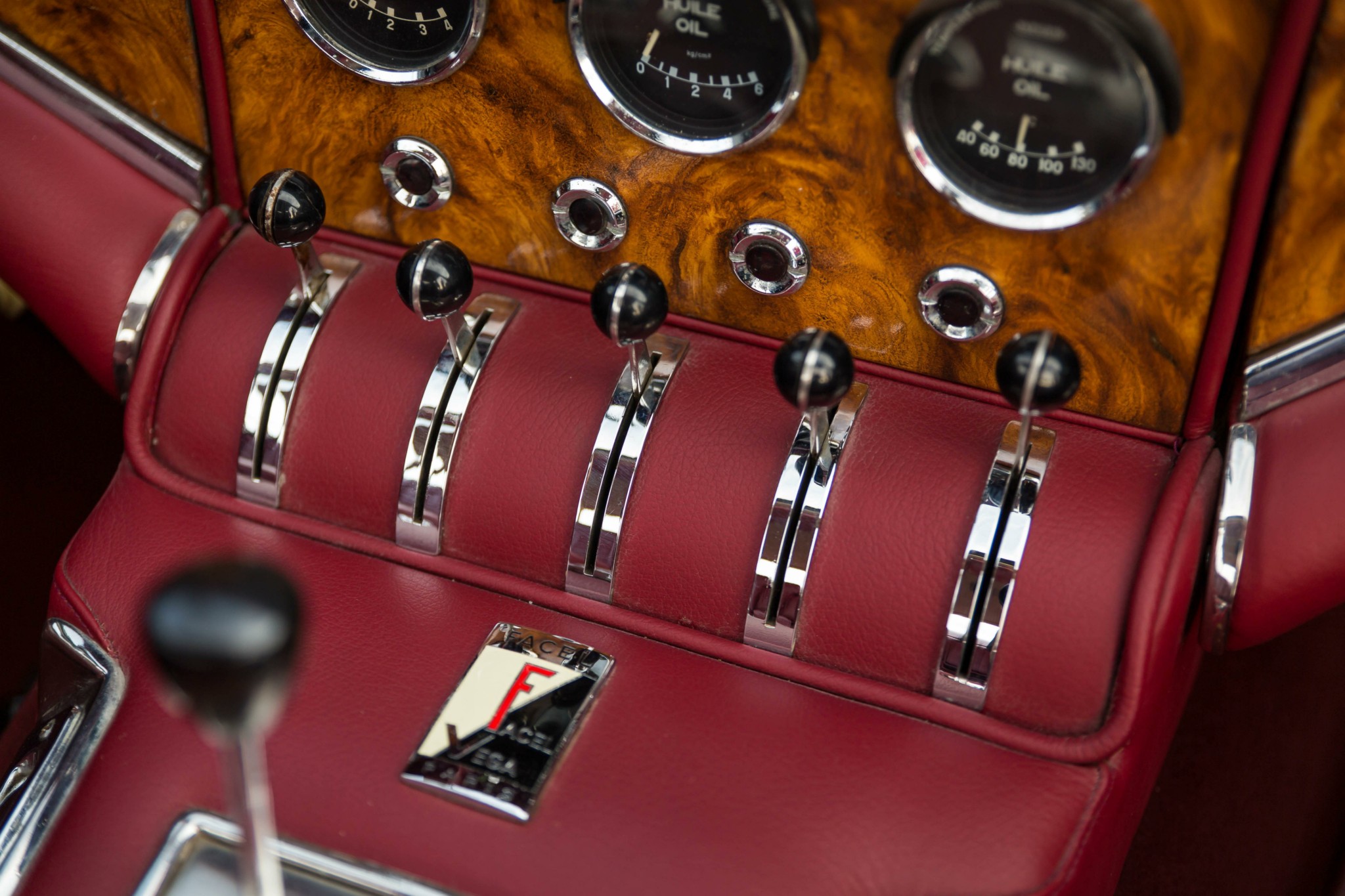 Ο Αλμπέρ Καμύ, η KGB και το γαλλικό μυθικό αυτοκίνητο