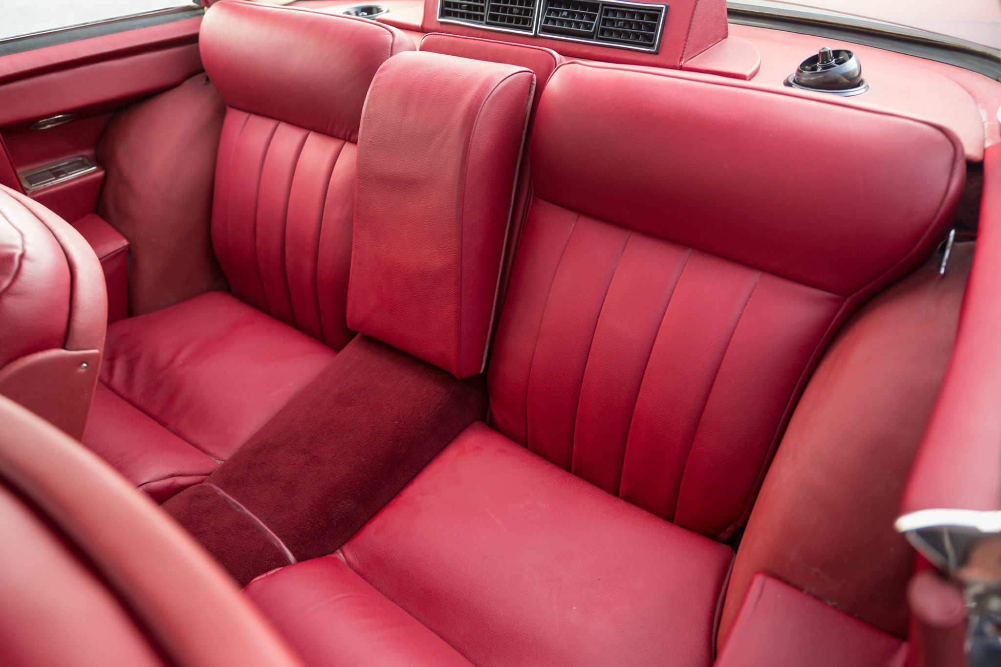 Ο Αλμπέρ Καμύ, η KGB και το γαλλικό μυθικό αυτοκίνητο