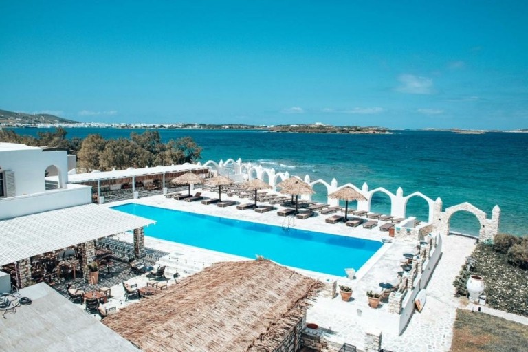 Στη HotelBrain το πρώην Selina Paros υπό το brand της Radisson Individual το 2026