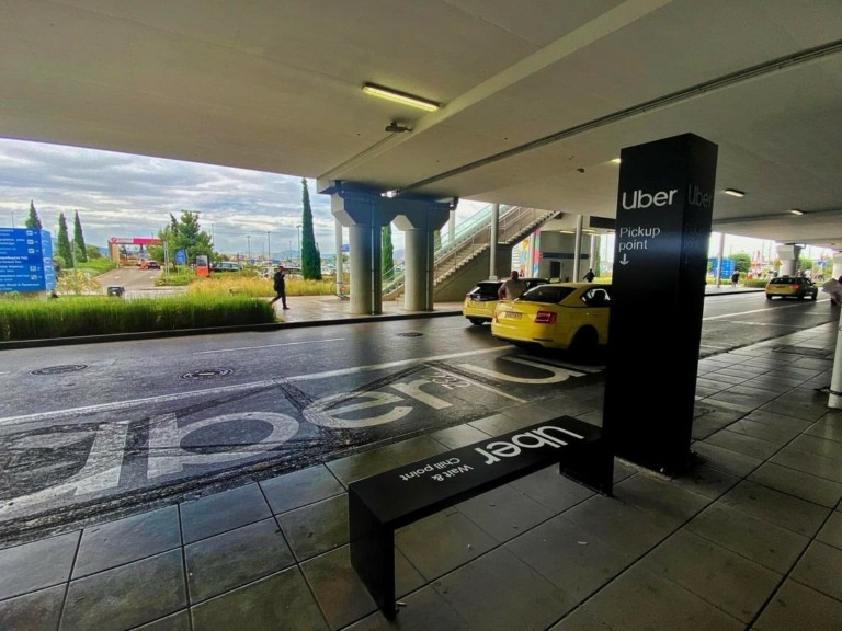 Uber και Διεθνής Αερολιμένας Αθηνών εγκαινιάζουν νέο σημείο παραλαβής Uber (pics)