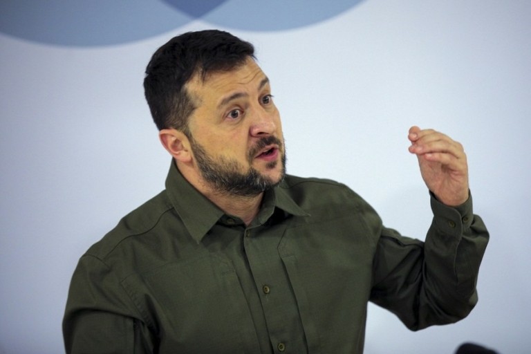 Ζελένσκι: Η προμήθεια όπλων από τις ΗΠΑ δεν έχει επηρεασθεί από το shutdown