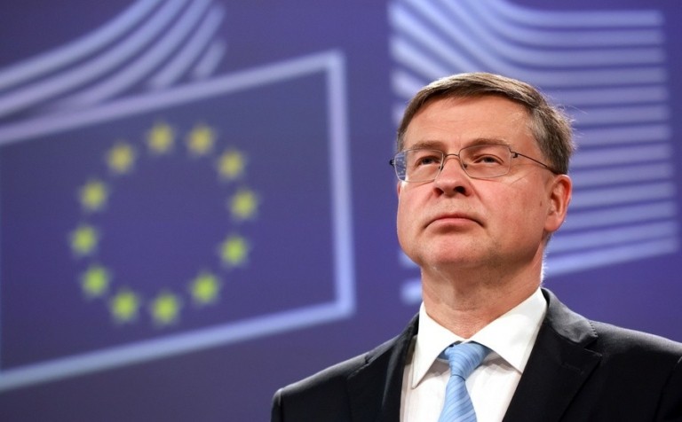 Ντομπρόβσκις: Ο πόλεμος της Ρωσίας στην Ουκρανία πλήττει τα κέρδη των αμερικανικών εταιρειών