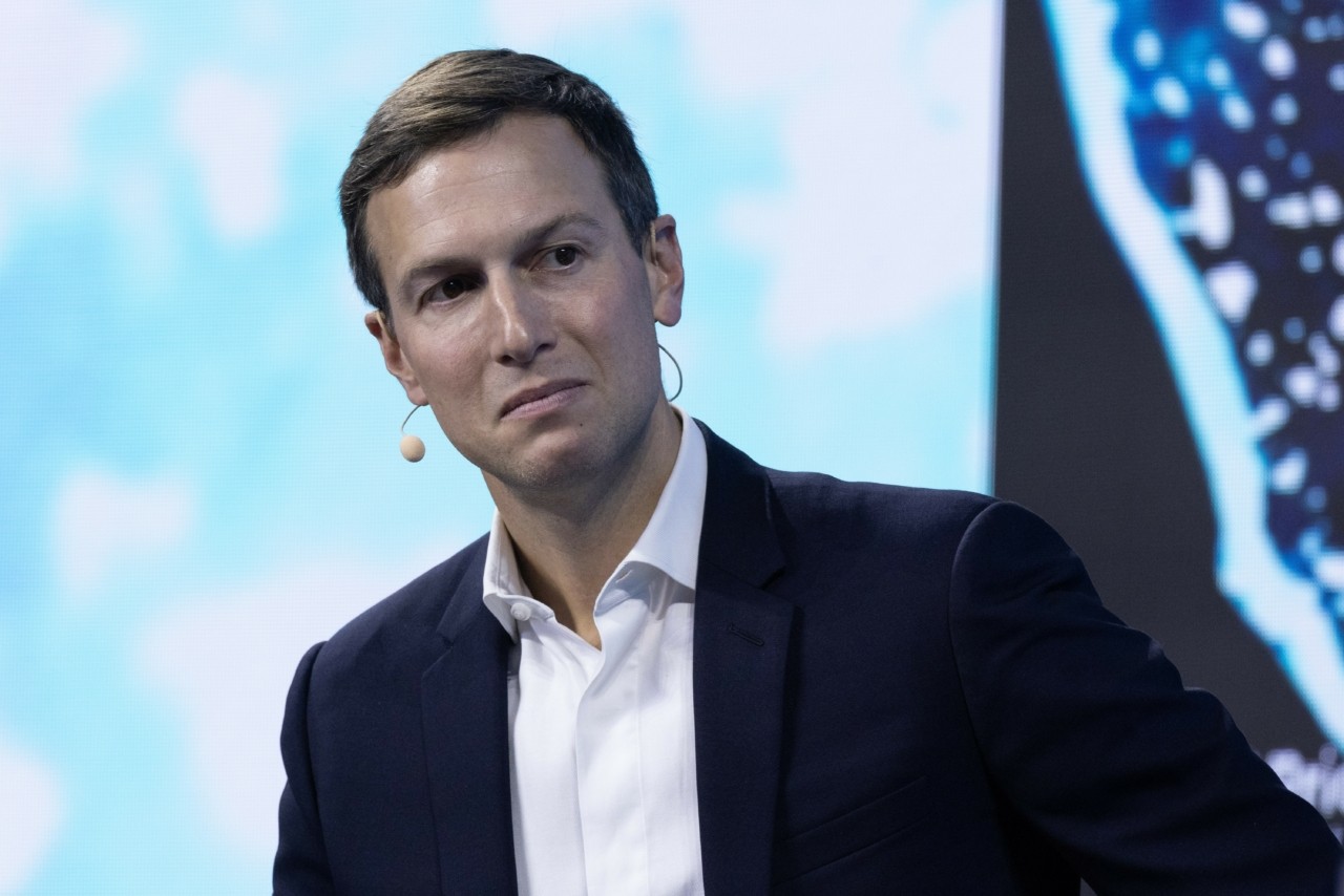 Γιατί αποσύρεται από την εξαγορά της Warner Bros. η Affinity του Κούσνερ | Ειδήσεις για την Οικονομία