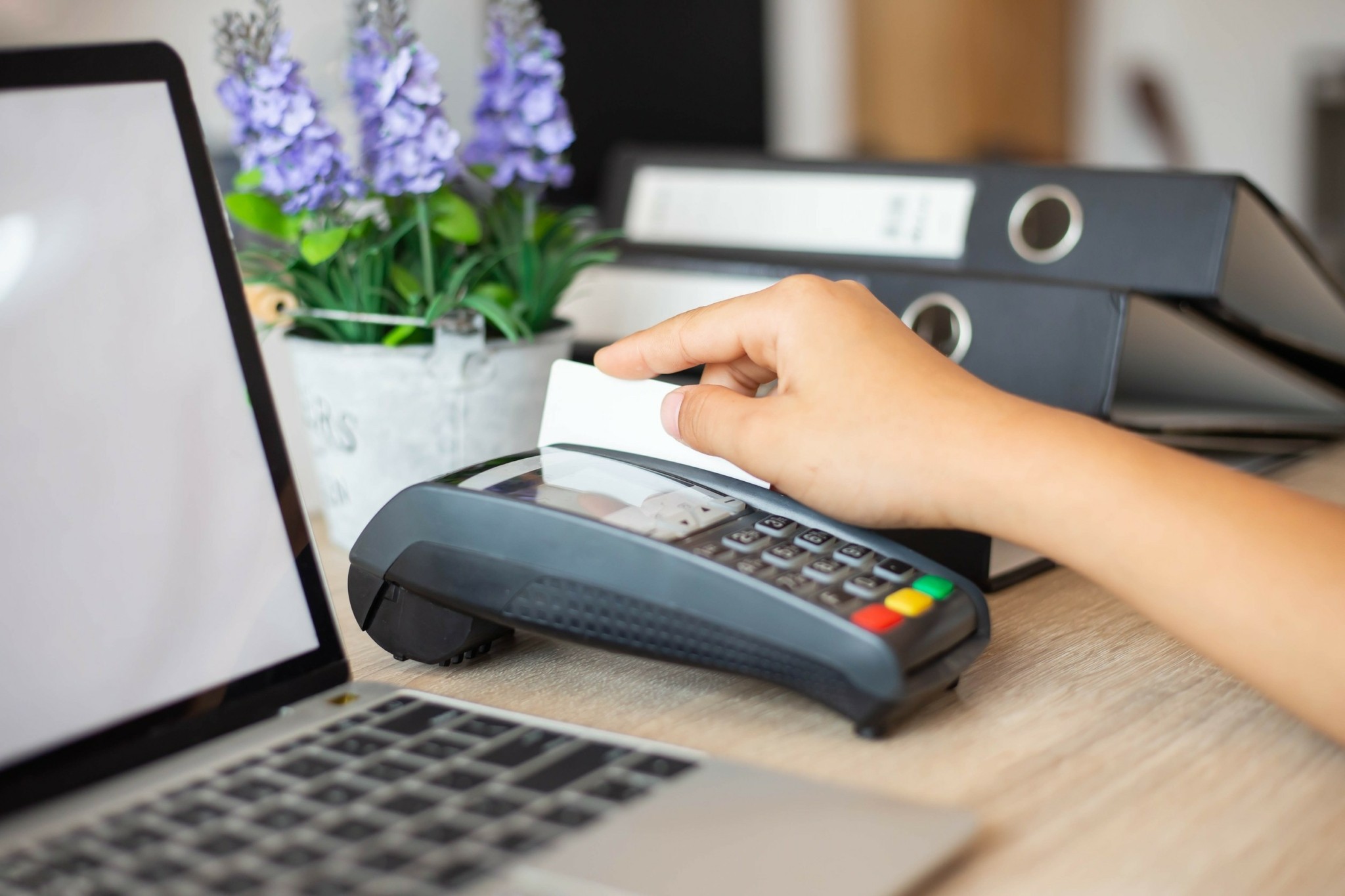 Διπλάσια αξία για ηλεκτρονικές πληρωμές: Ποιες αποδείξεις μετρούν για το 30% του εισοδήματος το 2026